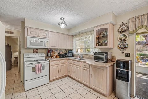 House in Spring Hill, Florida 2 bedrooms, 92.16 sq.m. № 2122086 - photo 13