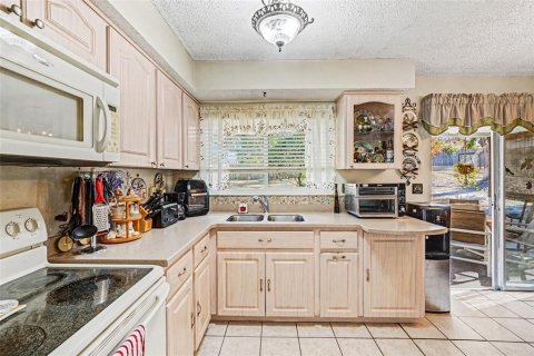 House in Spring Hill, Florida 2 bedrooms, 92.16 sq.m. № 2122086 - photo 14