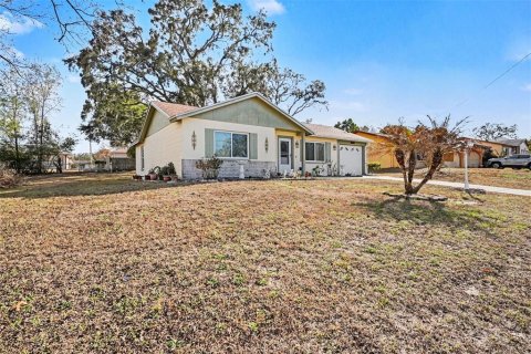House in Spring Hill, Florida 2 bedrooms, 92.16 sq.m. № 2122086 - photo 3