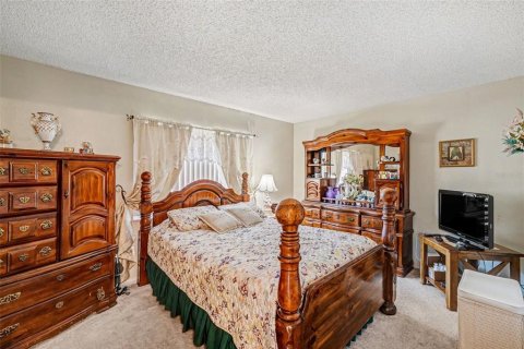 House in Spring Hill, Florida 2 bedrooms, 92.16 sq.m. № 2122086 - photo 21