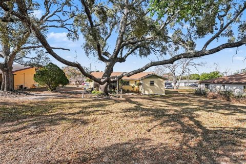 House in Spring Hill, Florida 2 bedrooms, 92.16 sq.m. № 2122086 - photo 25