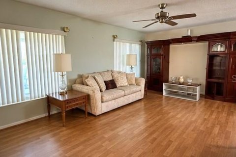 Villa ou maison à vendre à Pinellas Park, Floride: 2 chambres, 164.99 m2 № 2408993 - photo 19