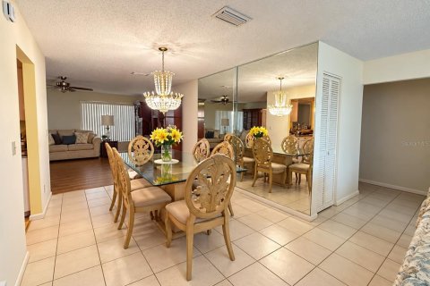 Villa ou maison à vendre à Pinellas Park, Floride: 2 chambres, 164.99 m2 № 2408993 - photo 15