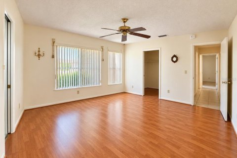 Villa ou maison à vendre à Pinellas Park, Floride: 2 chambres, 164.99 m2 № 2408993 - photo 30