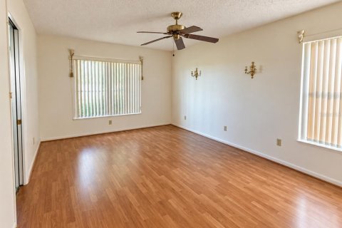 Villa ou maison à vendre à Pinellas Park, Floride: 2 chambres, 164.99 m2 № 2408993 - photo 29