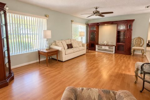Villa ou maison à vendre à Pinellas Park, Floride: 2 chambres, 164.99 m2 № 2408993 - photo 18