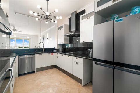 Condo in Key Largo, Florida, 4 bedrooms  № 1956233 - photo 12