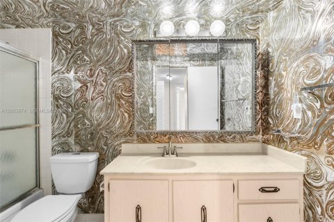 Condo in Hallandale Beach, Florida, 2 bedrooms  № 2068793 - photo 22