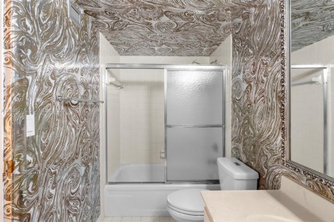 Condo in Hallandale Beach, Florida, 2 bedrooms  № 2068793 - photo 17