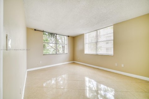 Купить кондоминиум в Майами, Флорида 2 спальни, 96.25м2, № 1933908 - фото 4