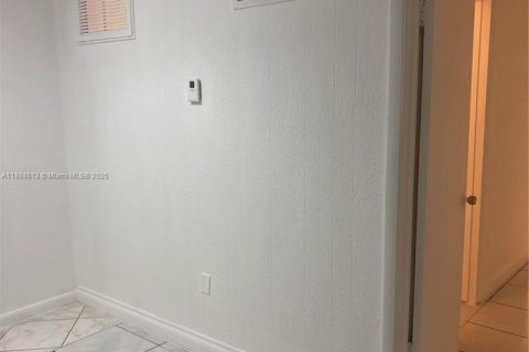 Copropriété à louer à Hialeah, Floride: 1 chambre, 47.94 m2 № 1930083 - photo 3