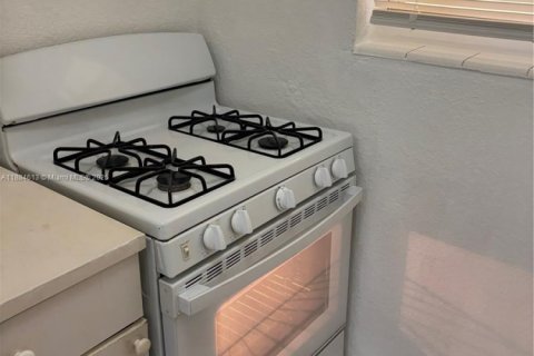 Copropriété à louer à Hialeah, Floride: 1 chambre, 47.94 m2 № 1930083 - photo 6