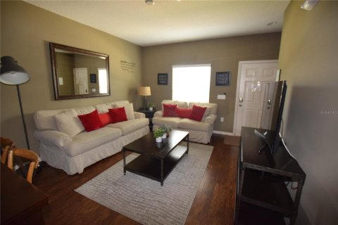 Townhouse in Kissimmee, Florida 3 bedrooms, 120.77 sq.m. № 2210638 - photo 3