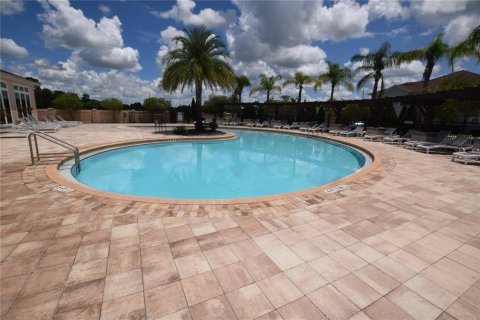 Townhouse in Kissimmee, Florida 3 bedrooms, 120.77 sq.m. № 2210638 - photo 26