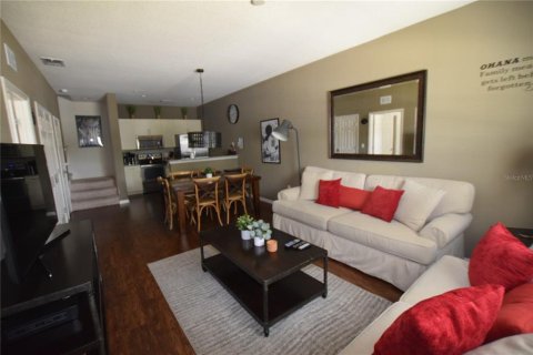 Townhouse in Kissimmee, Florida 3 bedrooms, 120.77 sq.m. № 2210638 - photo 4