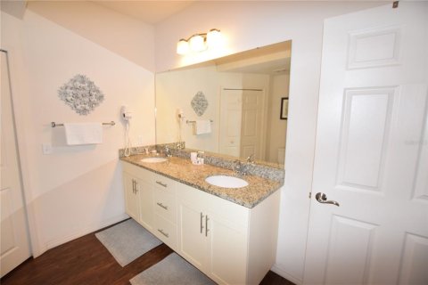 Townhouse in Kissimmee, Florida 3 bedrooms, 120.77 sq.m. № 2210638 - photo 14