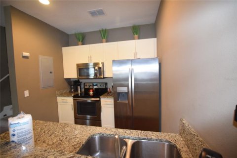 Townhouse in Kissimmee, Florida 3 bedrooms, 120.77 sq.m. № 2210638 - photo 8