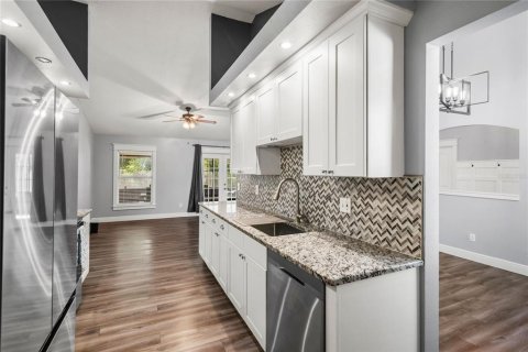 House in Winter Springs, Florida 3 bedrooms, 144.37 sq.m. № 1577379 - photo 12