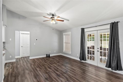 House in Winter Springs, Florida 3 bedrooms, 144.37 sq.m. № 1577379 - photo 11