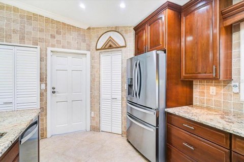House in Port Charlotte, Florida 3 bedrooms, 183.85 sq.m. № 2429099 - photo 15