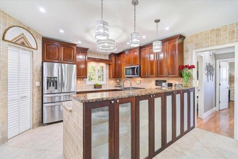 House in Port Charlotte, Florida 3 bedrooms, 183.85 sq.m. № 2429099 - photo 12