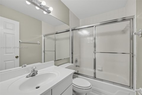 Купить виллу или дом в Лейк-Уорт, Флорида 6 комнат, 220.74м2, № 2426210 - фото 8