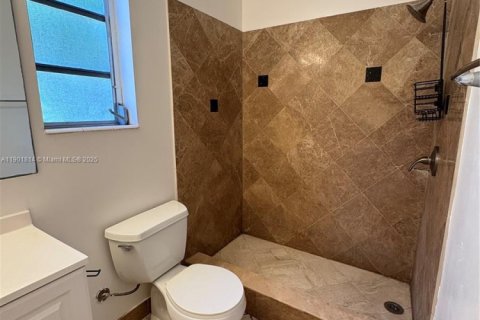 House in Pompano Beach, Florida 3 bedrooms, 115.48 sq.m. № 1951822 - photo 11