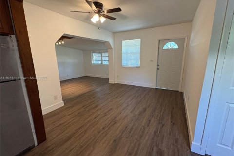 House in Pompano Beach, Florida 3 bedrooms, 115.48 sq.m. № 1951822 - photo 17