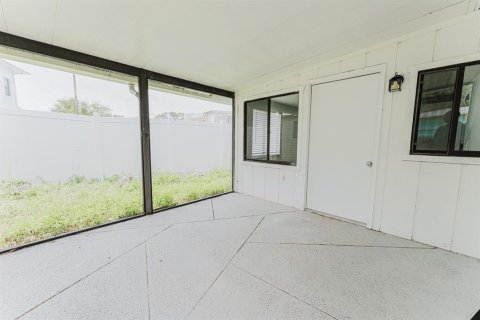 House in Port Orange, Florida 3 bedrooms, 160.54 sq.m. № 2232419 - photo 24