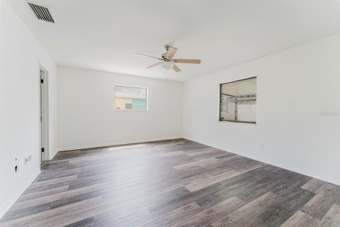 House in Port Orange, Florida 3 bedrooms, 160.54 sq.m. № 2232419 - photo 16