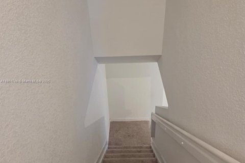 Снять в аренду таунхаус в Флорида-Сити, Флорида 2 спальни, 112.23м2, № 1958574 - фото 11