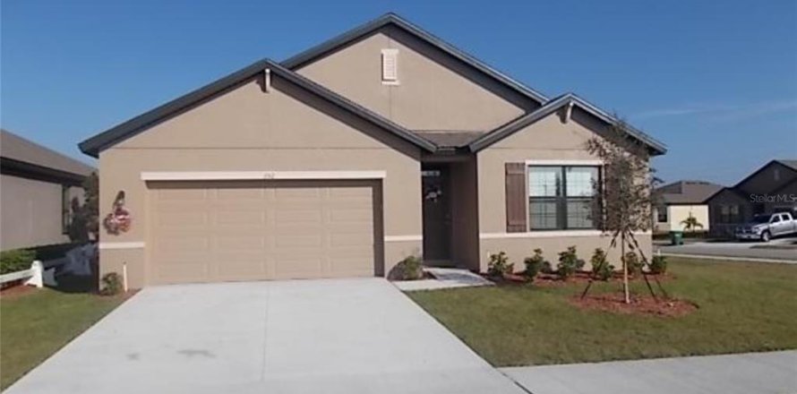 House in Cocoa, Florida 4 bedrooms, 170.01 sq.m. № 1886389