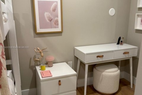 Condo in Bal Harbour, Florida, 2 bedrooms  № 2022814 - photo 10