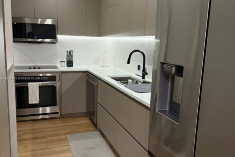 Condo in Bal Harbour, Florida, 2 bedrooms  № 2022814 - photo 7