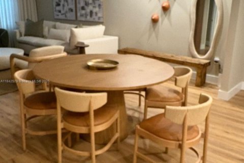 Condo in Bal Harbour, Florida, 2 bedrooms  № 2022814 - photo 3