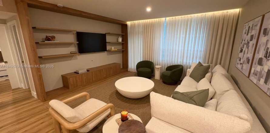 Condo in Bal Harbour, Florida, 2 bedrooms  № 2022814