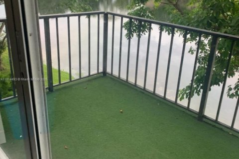 Condominio en venta en Sunrise, Florida, 2 dormitorios, 90.12 m2 № 1762911 - foto 14
