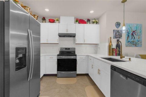 Villa ou maison à louer à Kissimmee, Floride: 3 chambres, 140.84 m2 № 2431828 - photo 13