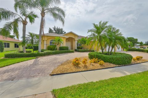 Villa ou maison à vendre à Sun City Center, Floride: 4 chambres, 237.64 m2 № 1910763 - photo 1