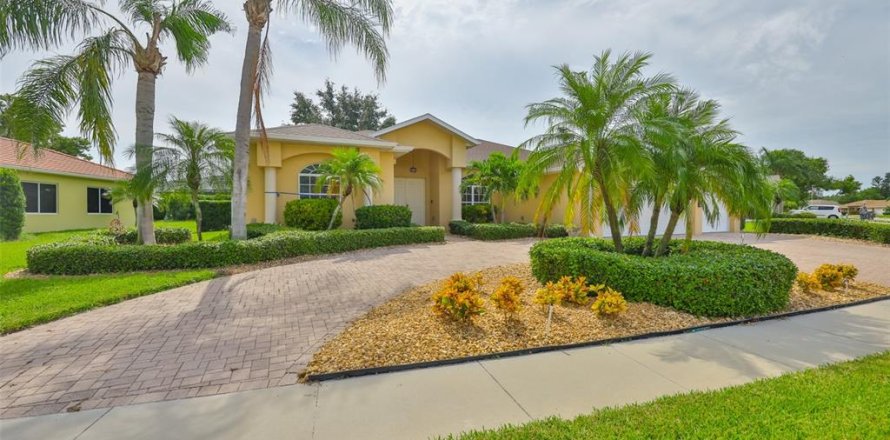 Villa ou maison à Sun City Center, Floride 4 chambres, 237.64 m2 № 1910763