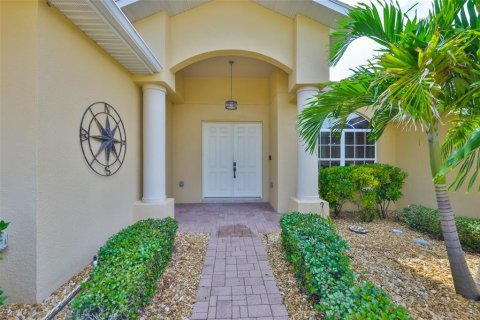 Villa ou maison à vendre à Sun City Center, Floride: 4 chambres, 237.64 m2 № 1910763 - photo 4