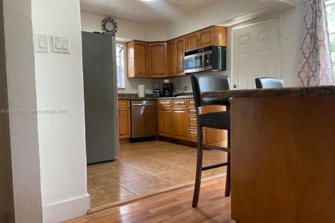 Villa ou maison à louer à Hollywood, Floride: 3 chambres, 128.39 m2 № 1842696 - photo 14