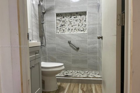 Villa ou maison à louer à Hollywood, Floride: 3 chambres, 128.39 m2 № 1842696 - photo 10