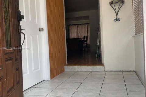 Villa ou maison à louer à Hollywood, Floride: 3 chambres, 128.39 m2 № 1842696 - photo 19