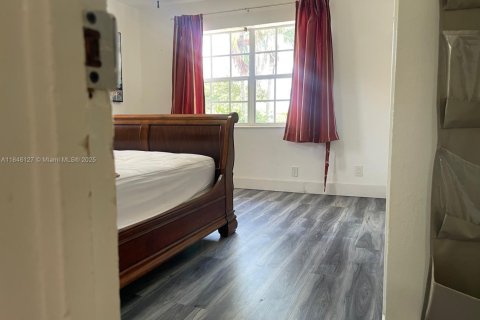 Villa ou maison à louer à Hollywood, Floride: 3 chambres, 128.39 m2 № 1842696 - photo 16