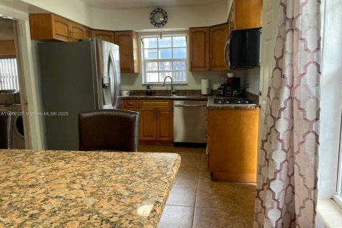 Villa ou maison à louer à Hollywood, Floride: 3 chambres, 128.39 m2 № 1842696 - photo 17