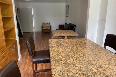 Villa ou maison à louer à Hollywood, Floride: 3 chambres, 128.39 m2 № 1842696 - photo 15