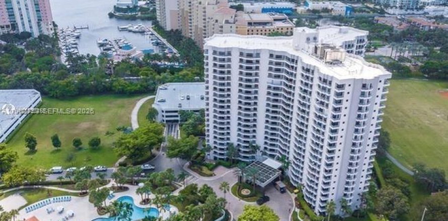 Кондоминиум с 2 спальнями в Авентура, Флорида № 2025837