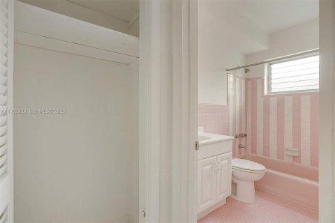 Снять в аренду квартиру в Майами-Бич, Флорида 41.53м2, № 2080949 - фото 8