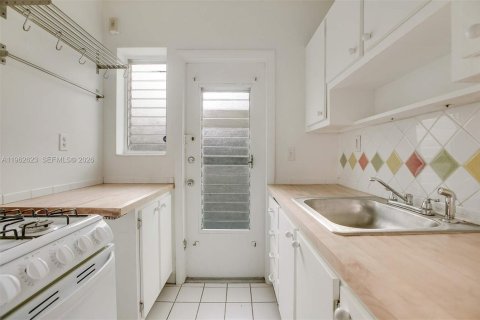 Снять в аренду квартиру в Майами-Бич, Флорида 41.53м2, № 2080949 - фото 6